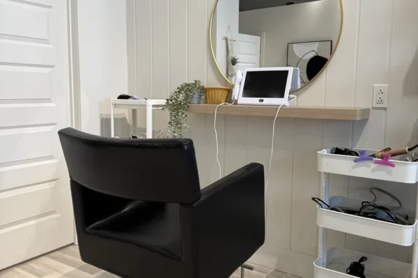 salon_le_local-chaise_mirroir